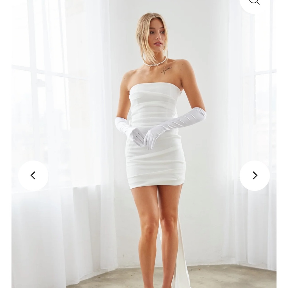 American Threads White Bodycon Bow Dress